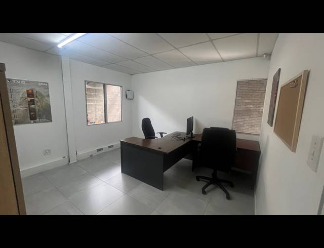410M² WAREHOUSE TO LET IN SPARTAN